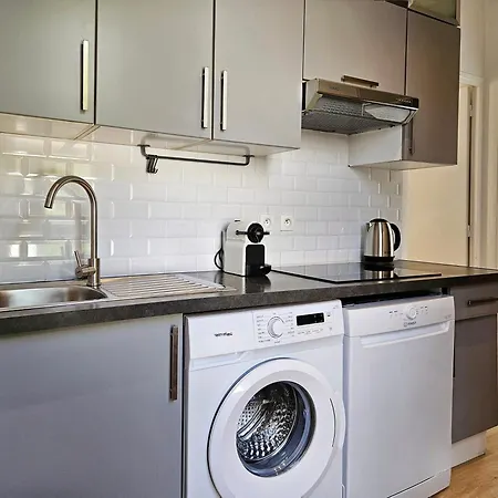 Ardoines - Duke Housing Apartman *